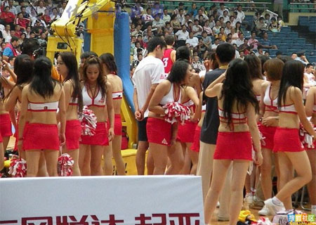 sexy_cheerleaders_china_8