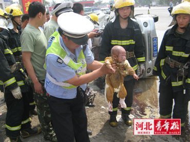baby-china-politie-1