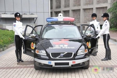 politie-agentes-china-6