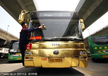 gouden-bus-uit-china-1