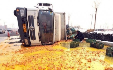 Freak Accident: Egg-truck Crashes in China