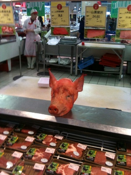 a-varkenskop-china-supermarkt-1